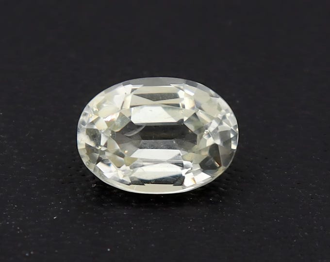 Certified Pastel Yellow Sapphire: 1.01 Carat Oval Cut Gemstone