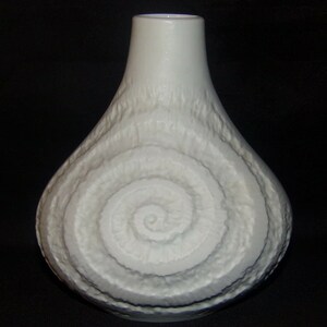 Vintage Bavaria Handmade White Op Art Wood Grain Fossil Vase Germany Mid Century
