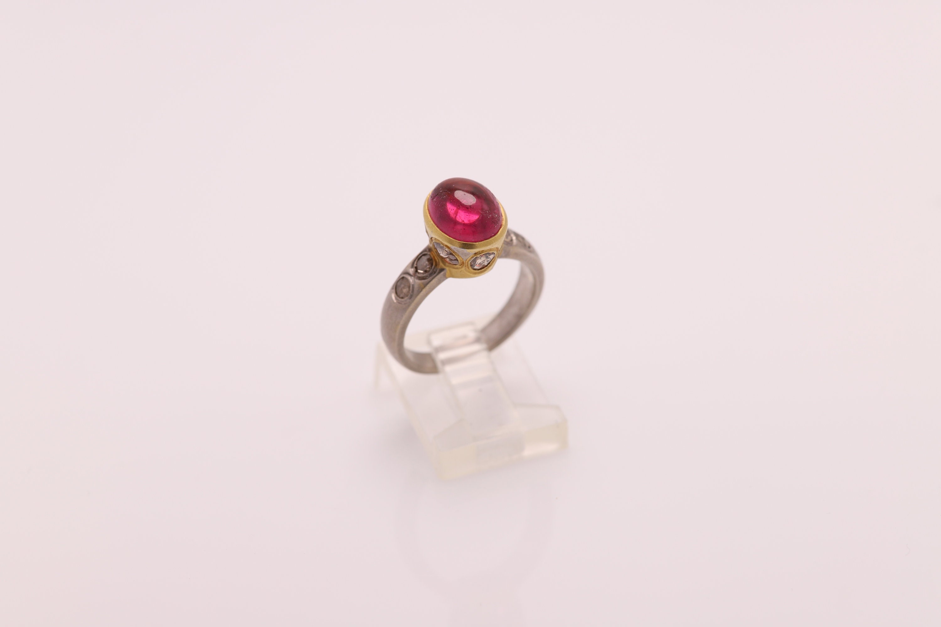 Pink Tourmaline Cabochon Ring 18K Two Tone Gold Vintage Pink