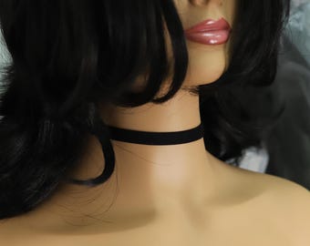 Gargantilla de ante sintético negro: estilo clásico ajustable