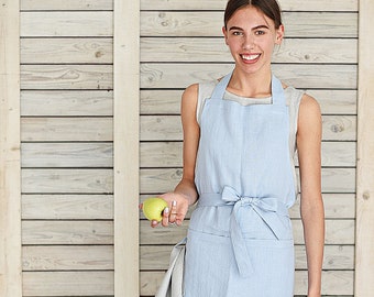 Linen kitchen apron / Full linen apron with pockets / Traditional linen apron with towel loop / Classic style linen apron  / Ice blue