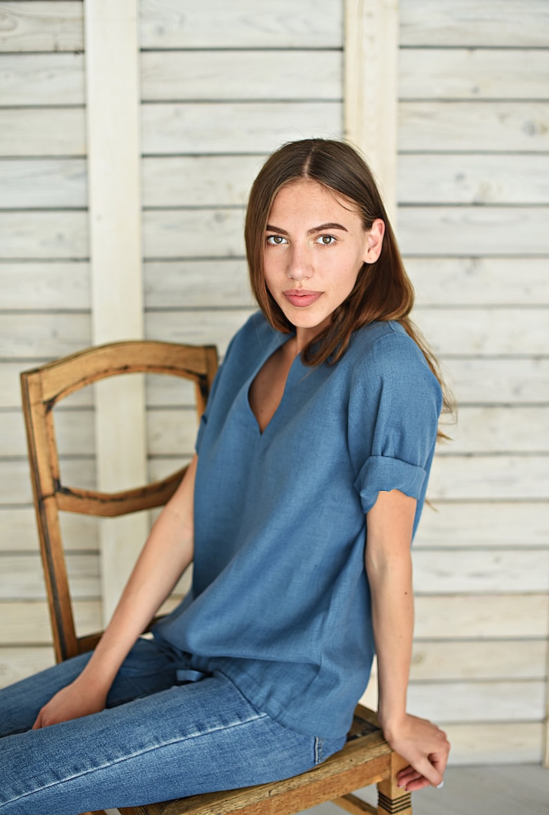 Casual linen top Linen blouse with V neck Linen tank top Linen t shirt Flax top for woman Leisure cloth Steel blue