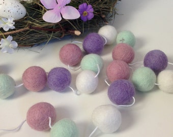 Spring Hanging Felt Ball Garland - Easter decoration - Spring Decor