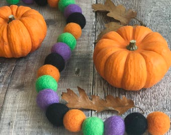 Halloween Felt Ball garland,  Pom Pom Garland, Halloween Party Decor, Home Decor, Halloween Home Decor, Orange, Black, Purple, Green,Garland