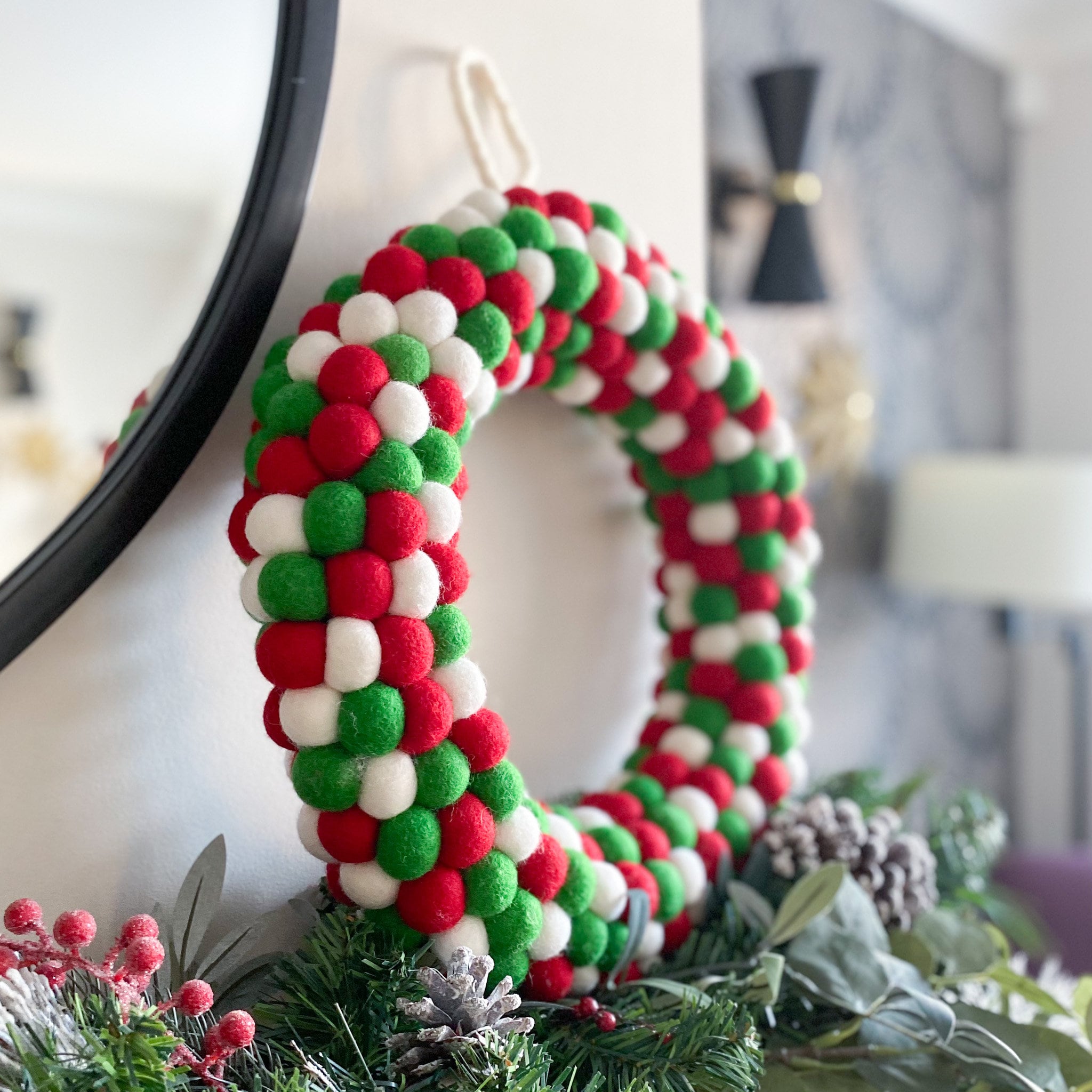 Felt Christmas Wreath - Green Wreath with Red Bow (Small) – The Halloween  Spot