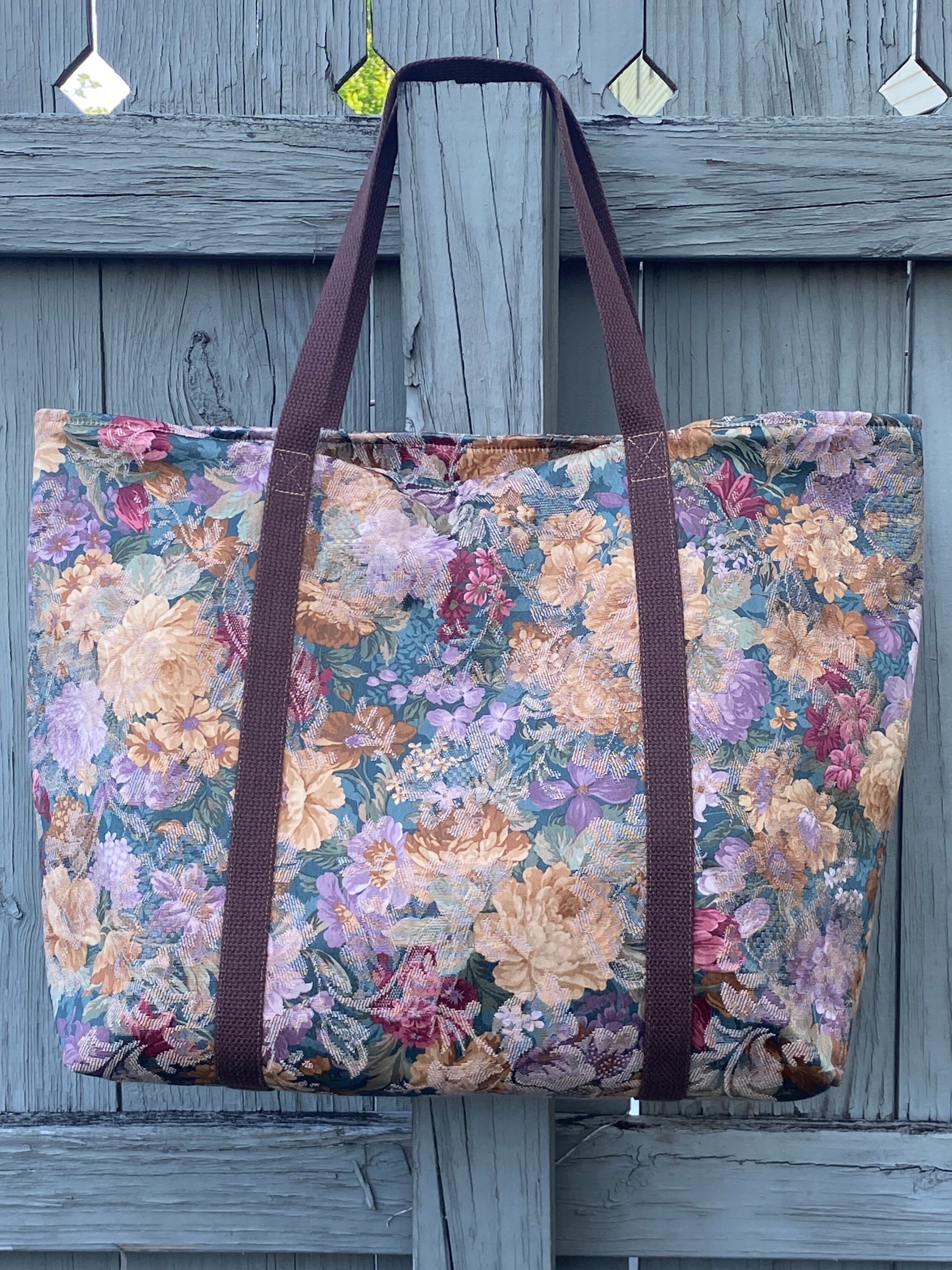 Floralis No. 25 Everyday Tote