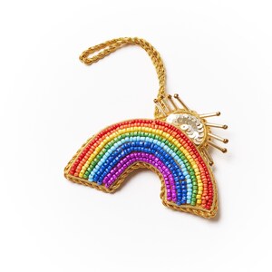 Enfeite de abelha de pelúcia, decoração para árvore de Natal, enfeite de feltro com miçangas, decoração para lareira, enfeite bordado, decoração natalina de feltro, presente para colocar na meia de Natal Rainbow Ornament