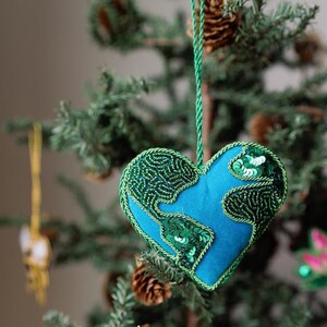 Enfeite de abelha de pelúcia, decoração para árvore de Natal, enfeite de feltro com miçangas, decoração para lareira, enfeite bordado, decoração natalina de feltro, presente para colocar na meia de Natal imagem 13