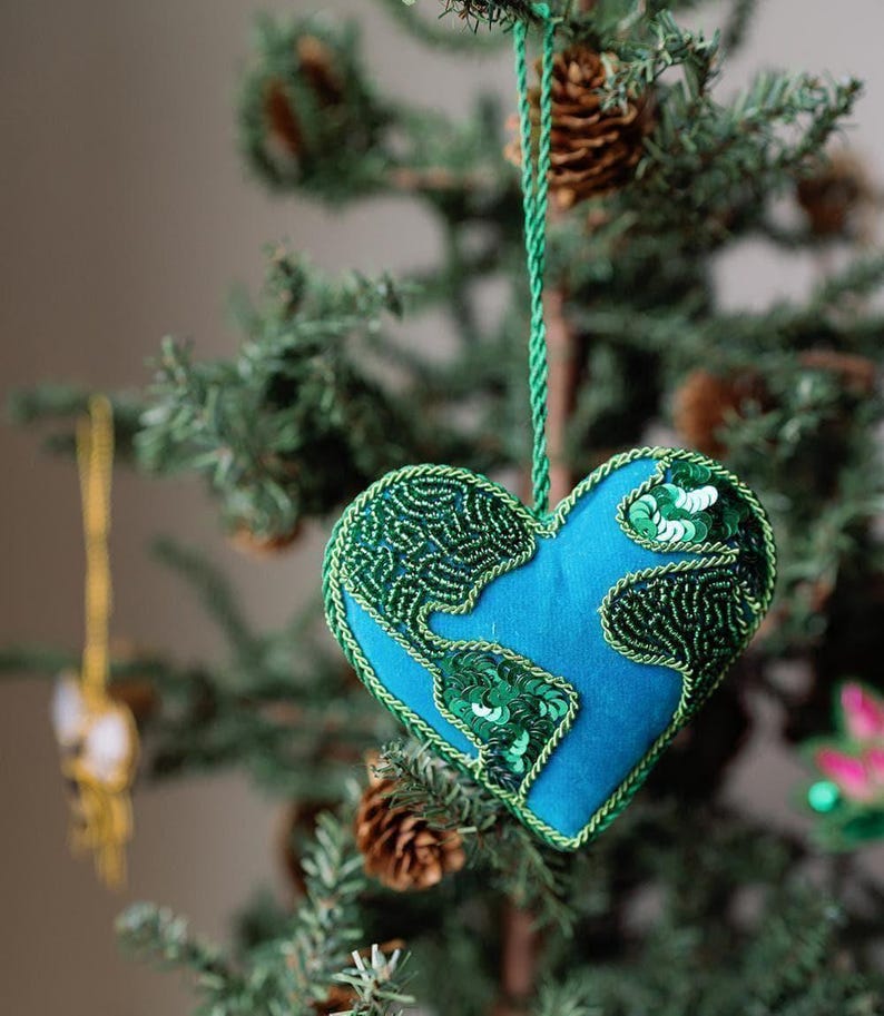 Enfeite de abelha de pelúcia, decoração para árvore de Natal, enfeite de feltro com miçangas, decoração para lareira, enfeite bordado, decoração natalina de feltro, presente para colocar na meia de Natal imagem 13