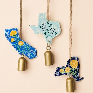 Windchimes With Bells, New York Wind Chime, California Windchimes, Hanging States Bells, Metal Windchimes, American Wind Chimes, Fall Gift