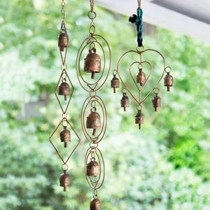 Rustieke windgong, buitendecor, lenterenovatie, metalen belklokkenspel, tuinwindgong, metalen tuinkunst, terrasdecor, Indiase windgong