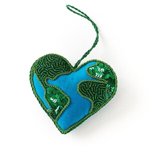 Enfeite de abelha de pelúcia, decoração para árvore de Natal, enfeite de feltro com miçangas, decoração para lareira, enfeite bordado, decoração natalina de feltro, presente para colocar na meia de Natal Heart Earth Ornament