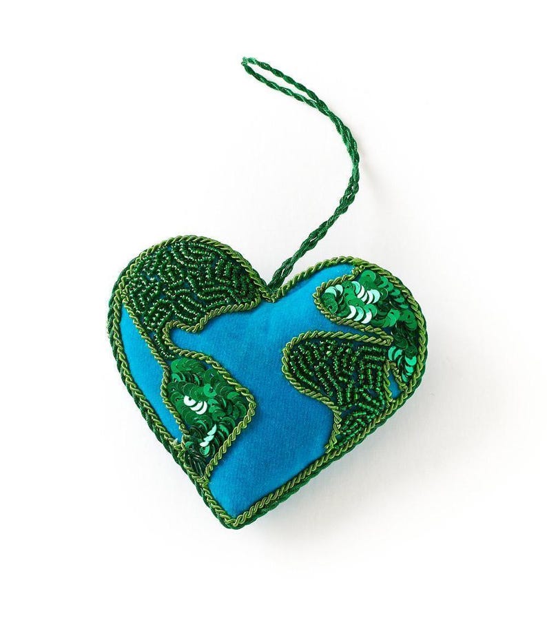 Enfeite de abelha de pelúcia, decoração para árvore de Natal, enfeite de feltro com miçangas, decoração para lareira, enfeite bordado, decoração natalina de feltro, presente para colocar na meia de Natal Heart Earth Ornament
