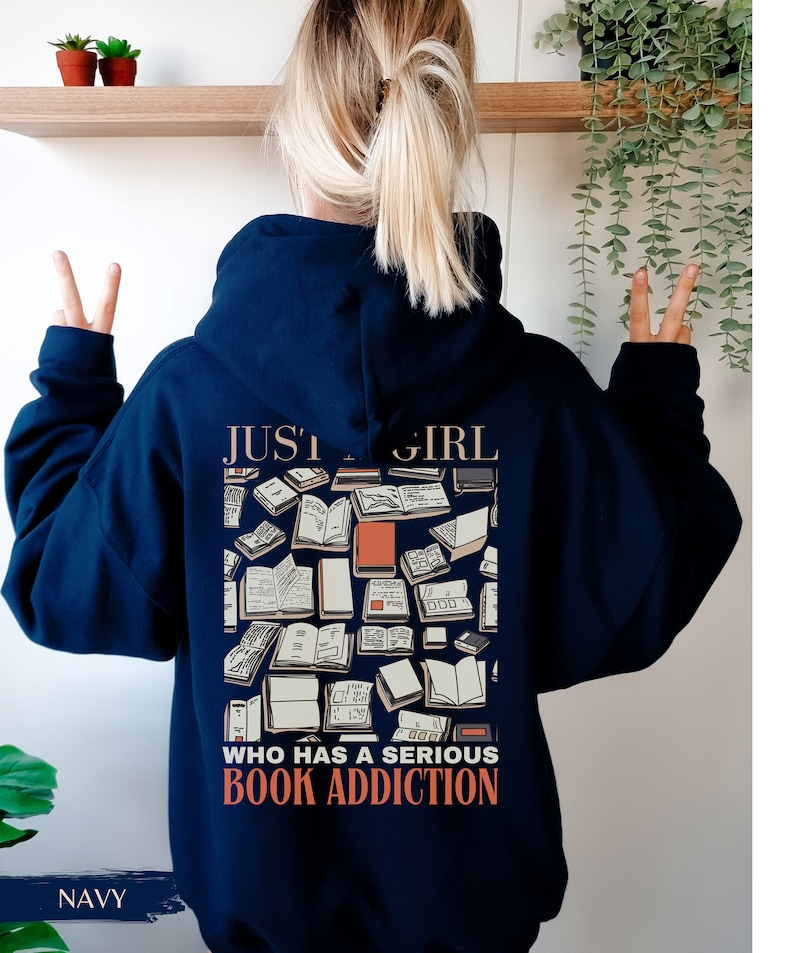 Bookish Merch Hoodie gift for her, Book lover hoodie, booktrovert sweater, Bücher Shirt, Bücherwurm Geschenk für Buchliebhaber Kaputzenpulli