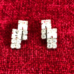 Vintage Elegant 1950’s Clear Bright Rhinestone Earrings