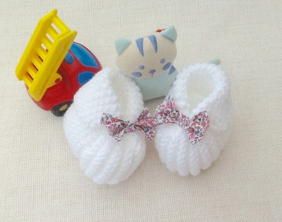 Chaussons Bebe Tricot Layette Blanc Liberty Noeuds Cadeau Etsy Chaussons Bebe Tricot Layette Blanc Liberty Noeuds Cadeau Etsy