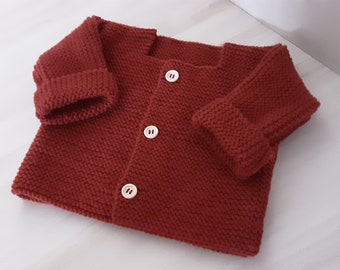 Gilet cardigan bébé tricot 3 mois POTIRON (ROUILLE) au point mousse fait main col carré fermeture boutons bois