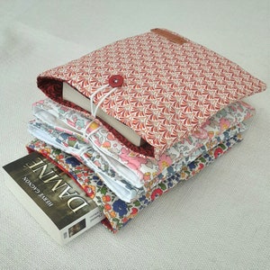 Fleece fabric book pouch closed with a button book protection cover pocket format liberty pattern Mother's Day gift idea