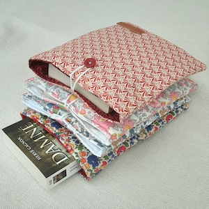 Fleece fabric book pouch closed with a button book protection cover pocket format liberty pattern Mother's Day gift idea