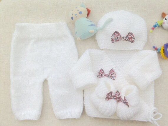 Ensemble Bebe Brassiere Pantalon Bonnet Chaussons Blanc Rose Etsy Ensemble Bebe Brassiere Pantalon Bonnet Chaussons Blanc Rose Etsy