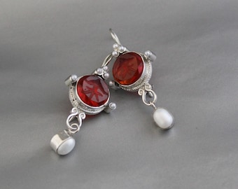 Red Round Fleur de Lis Intaglio Earrings, Vintage Bridal Carved Glass Pearl Drops, Gold Plated