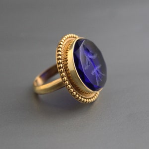 Diepdruk ring, Indigo blauwe ring, Fleur-de-lis ring, kerstcadeau, cadeau voor haar, oude Romeinse diepdruk ring, Solitaire ring, verklaring