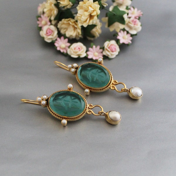 Boucles d’oreilles Green Intaglio, boucles d’oreilles plaquées or 18 carats, boucles d’oreilles vintage des années 1920