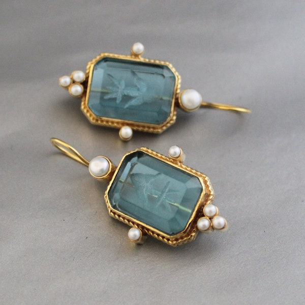 Pendientes de intaglio de topacio azul, pendientes de cristal, pendientes vintage, joyería cameo, pendiente boho, pendiente vintage