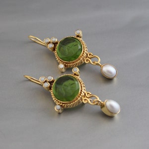 Small Green Intaglio Earrings, Intaglio Crystal Earrings, Vintage Earrings, 1920s Cameos Earrings, Gold wedding Earrings, Bridesmaid Gifts