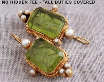 Olive Green Intaglio Earring, Intaglio Crystal Earring, Vintage Earring, wedding earring, art deco earring, gold earring, cameo jewelry