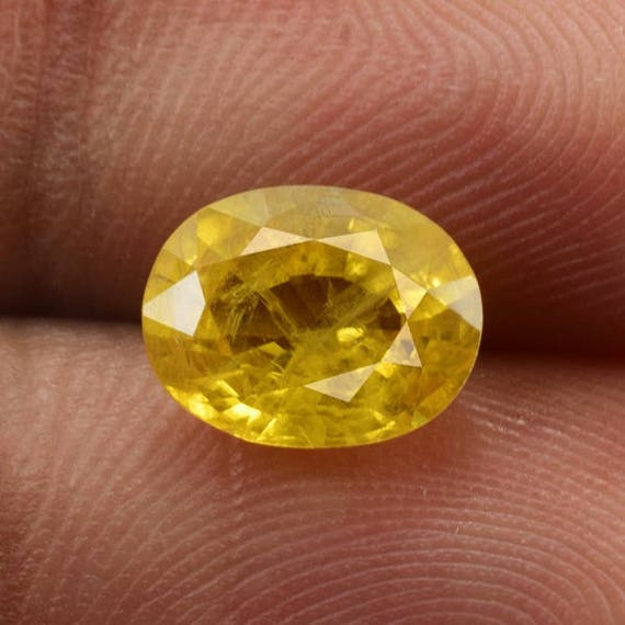 1.57 Cts Natural Yellow Sapphire Loose Gemstone Oval Cut