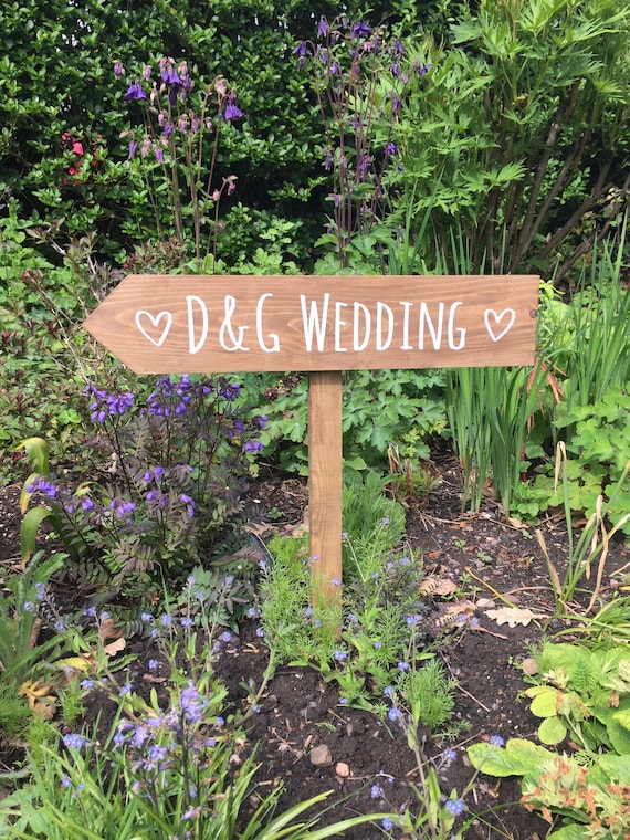 Personalised wedding sign /Wooden wedding sign/Wedding direction sign/Wedding direction arrow/Wedding this way sign/ rustic wedding decor