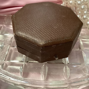Vintage Face Powder Compact- 1940&#39;s  #20437