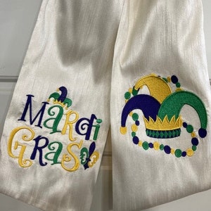 mardi gras wreath sash