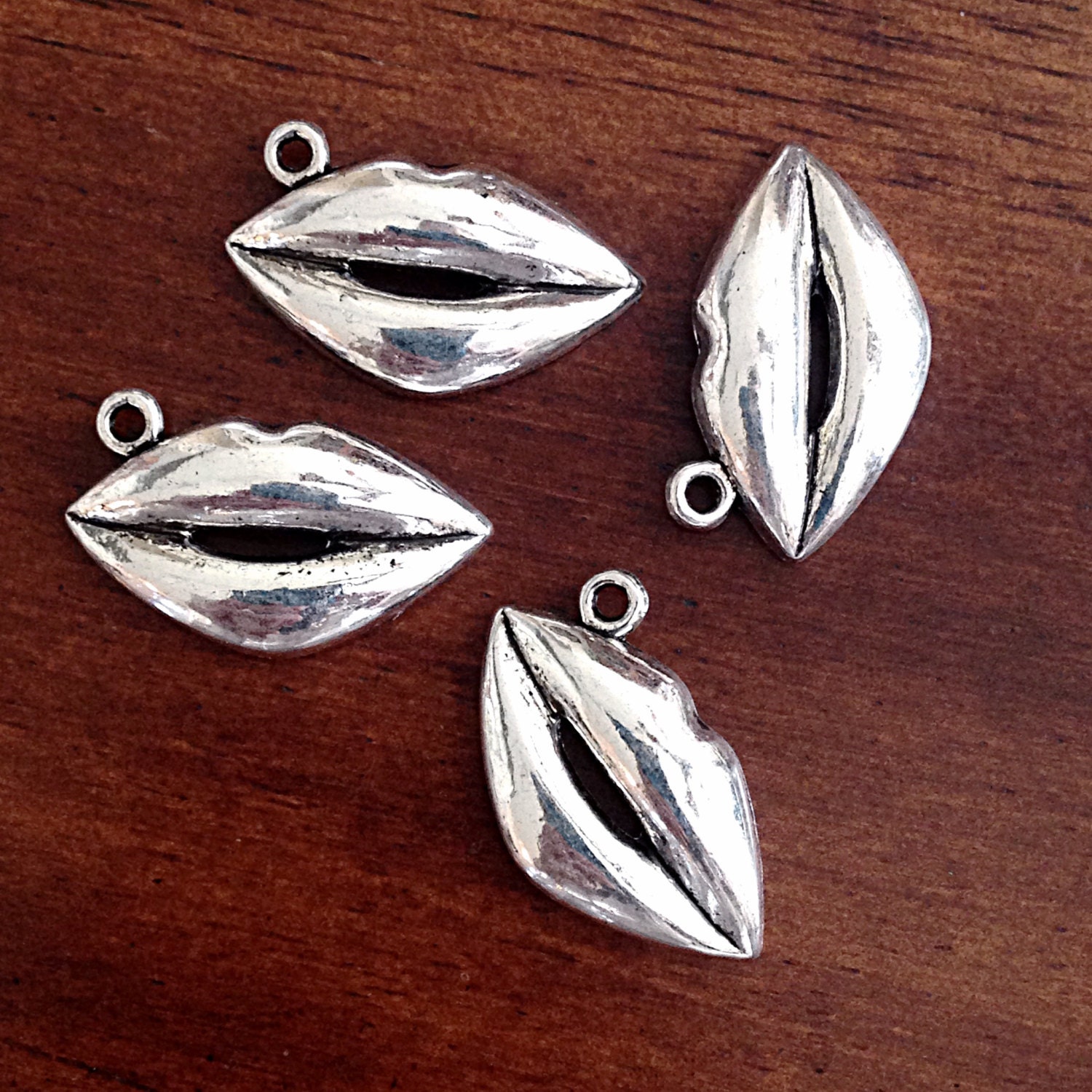 12pcs, Lips Charms, Antique Silver Lips Charms, Silver Lips Charms, Valentine Charms, Kissing Charms, Jewelry and Craft Supplies, Findings