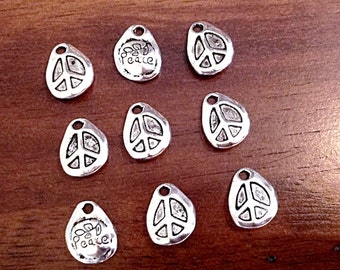 20pcs, Peace Sign Charms, Antique Silver Charms, Silver Peace Sign Charms, Yoga Charms, Zen Charms, Jewelry and Craft Supplies, Findings