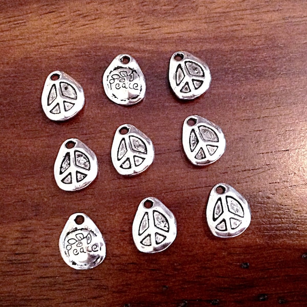 20pcs, Peace Sign Charms, Antique Silver Charms, Silver Peace Sign Charms, Yoga Charms, Zen Charms, Jewelry and Craft Supplies, Findings