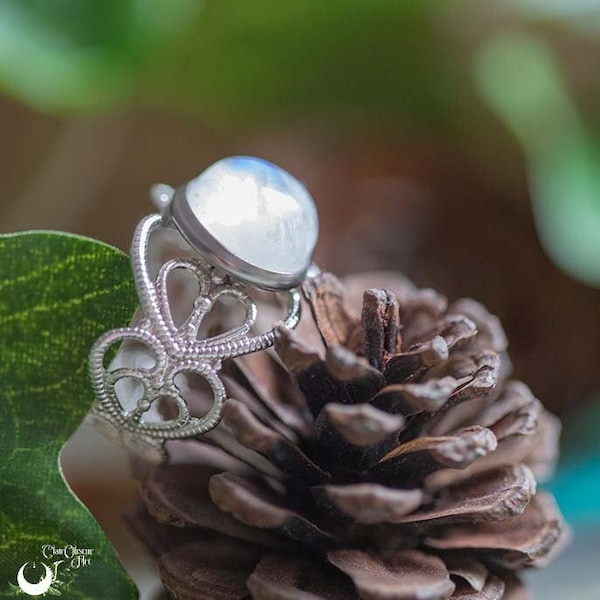 Adjustable Elven Moonstone Ring "Elwing"