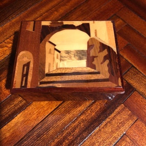 Vintage Sorrento Inlaid Music Box/ Isle of Capri/Free Shipping!