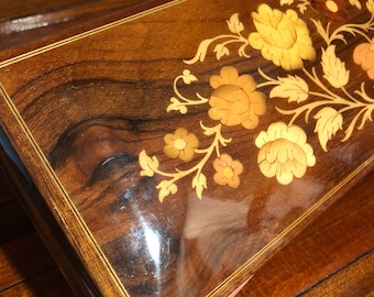 Sorrento Inlaid Music Box/Theme from Love Story/Made in Italy/Free Shipping!