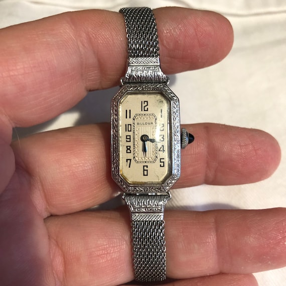 Vintage Ladies Bulova Wristwatch/Free Shipping! Fr