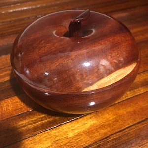 Hand-Turned mahogany Apple Box with Lid/Trinket Box/Tea Caddy/Free Shipping!