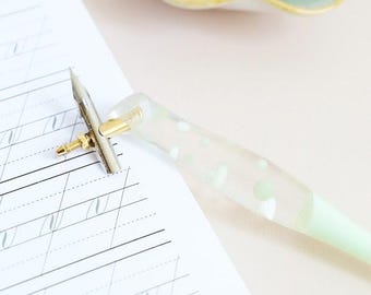 Oblique Green Lava Pen