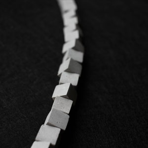 Collar largo de cemento CLCNN Arquitectura usable de la moderna colección de joyas de hormigón de ORTOGONALE imagen 6