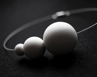 Collier minimaliste PLUTO Collection de bijoux en porcelaine SATELLITE. Collier blanc, bijoux minimalistes, cadeau pour elle