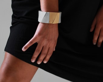 Concrete Bracelet and Geometric Design: The Perfect Minimalist Accessory for a Modern Look