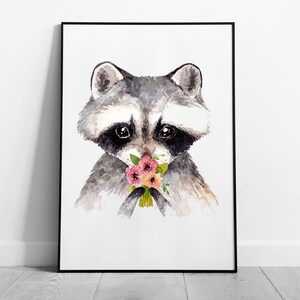Adorable impression aquarelle de raton laveur avec bouquet de fleurs roses - oeuvre d'art murale fantaisiste pour chambre d'enfant