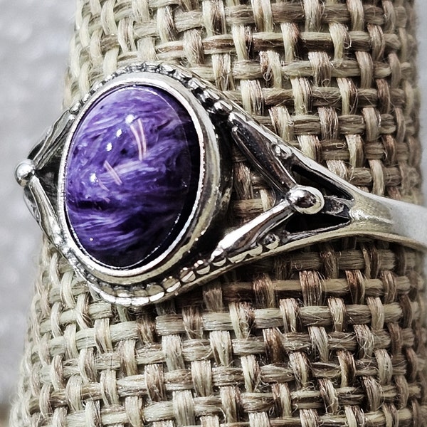 Rare RUSSIAN Purple charoite set in silver 925 mark ring sizes 5-10 US stone size 6 x 8 mm gift box included