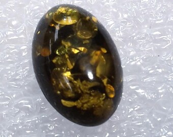 Green Baltic Amber Cabochon: Oval Gemstone (10 x 14 mm, 4 Carats)