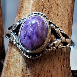 Rare RUSSIAN Purple charoite set in silver 925 mark ring sizes 4 - 12 US stone size 6 x 8 mm gift box included